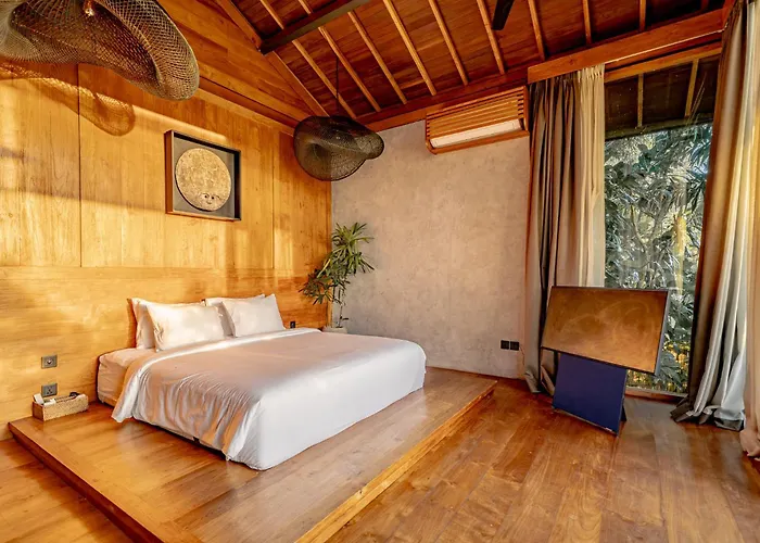 Pandora Villa *